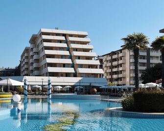 Aparthotel Holiday - Bibione