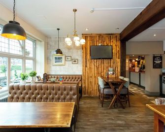 Southern Cross - Watford - Bar