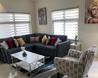 Sunshine Oasis @Pyramid Point w/pool - Ocho Rios - Living room