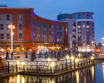 Holiday Inn Express Portsmouth - Gunwharf Quays By IHG - פורטסמאות' - בניין
