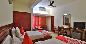 OYO 24534 Hotel President - Jamnagar - Bedroom