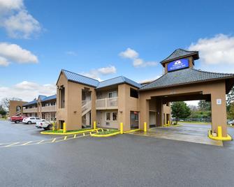 Americas Best Value Inn Lakewood Tacoma S - Lakewood - Edificio