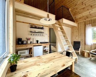 Mini cottage # 3 by the river banks - Saint-Gabriel-de-Valcartier