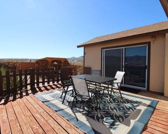 The Loft - Meadview - Parveke