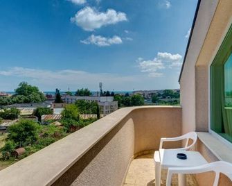 Siena House - سوزوبول - شرفة