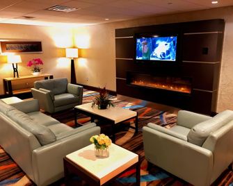 Lux Hotel & Spa, Trademark Collection by Wyndham - Arlington - Lounge