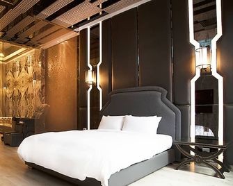 Royal Group Motel Feng Shan Branch - Kaohsiung - Sovrum