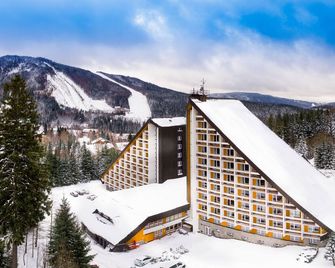 أو آر إي إيه ريزورت سكلارش هاراخوف - خاراتشوف - مبنى