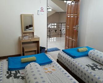 Imam Bonjol Hostel - סמראנג - חדר שינה