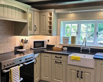 Gorgeous Cottage in Skirmett with Parking - Henley-on-Thames - Kitchen