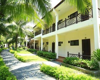 Tropical Beach Hoi An Resort - Hoi An