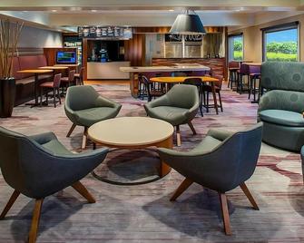 Visit Lowell Memorial Auditorium! Pet-friendly Property, Onsite Parking! - Lowell - Lounge