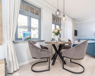 Reiheneckhaus Sanddornhof 2d im Ostseebad Wustrow - Wustrow (Darss) - Essbereich