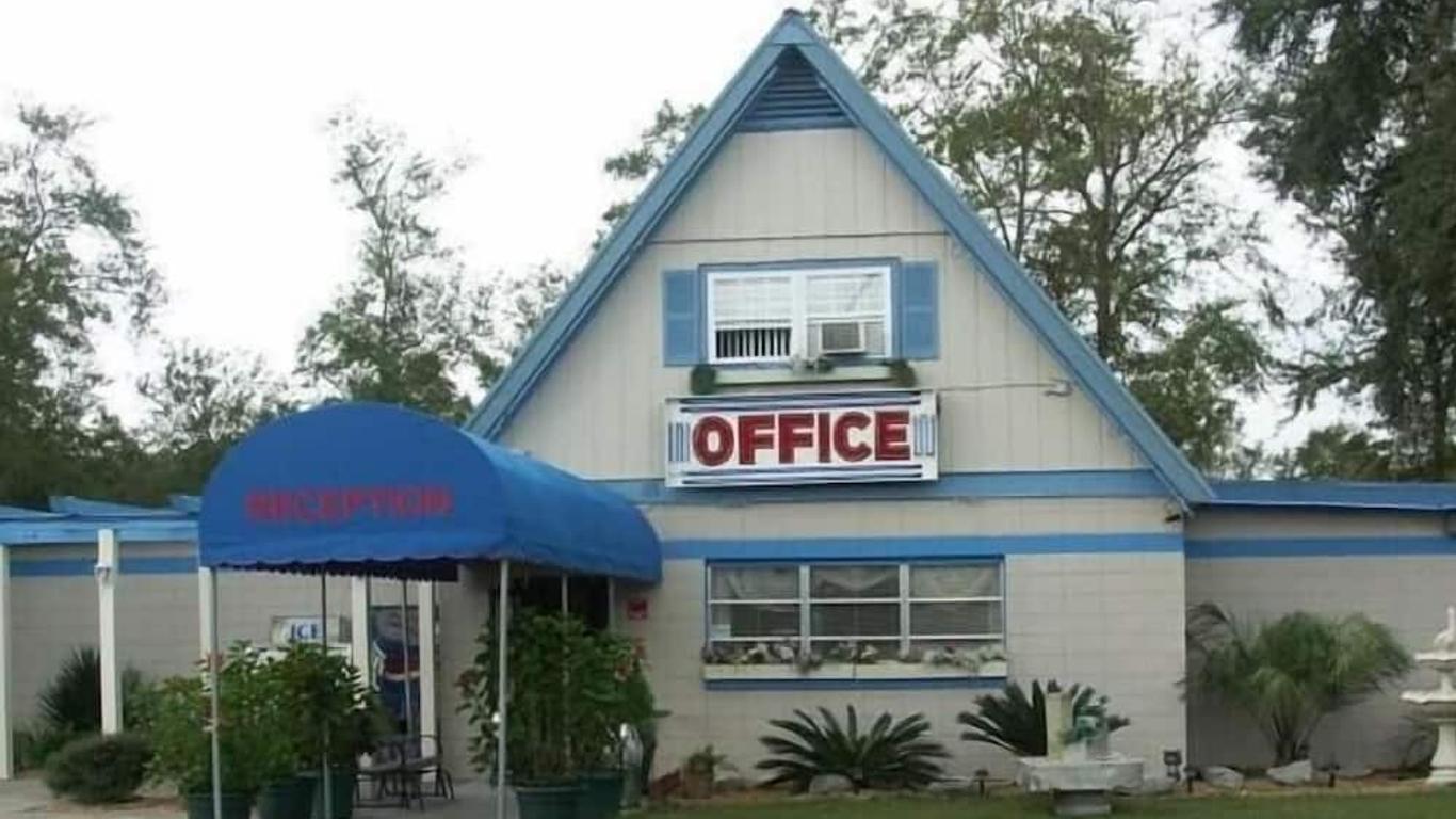 Deerwood Inn & Madison Campground