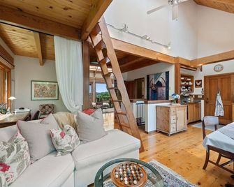 Mt Tamalpais Dream Retreat - Mill Valley - Living room