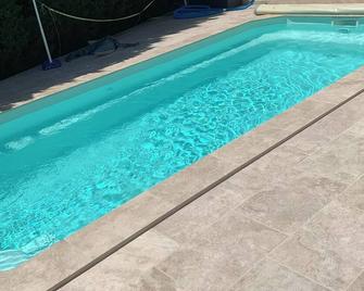 Comfortable studio 5 min from the beach + pool access - Biguglia - Pool