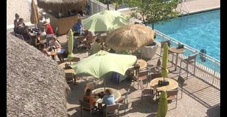 Oceanfront Condo, Beach, Pool. 4 Eateries On Premises. Rent Kayaks And Jet Skis - Fort Lauderdale - Svømmebasseng