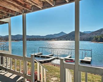Fire Pit and Boat Dock Lake Chatuge Townhome! - Hiawassee - Balkon