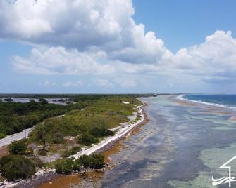 The Rock House With Private Beach On Little Cayman - Little Cayman - Beach