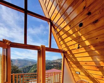 The Woodshed - Mukteshwar - Balcony