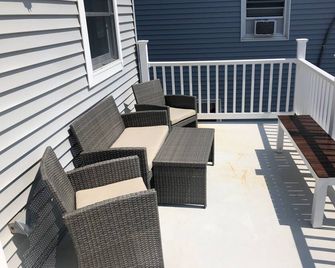 Adorable 2br Condo On Long Beach Island Lbi In Ship Bottom. Beach Block! - Ship Bottom - Balcón