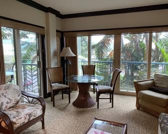 2 Bedroom 3 bath in Waipouli Deluxe oceanfront condominium Resort - Kapaa - Vardagsrum