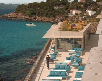 Hotel Les Roches - Le Lavandou - Gebäude