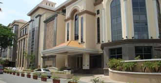 6c Sarasota 4 Residential Resort - Manila - Edificio