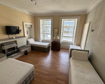 Valentine City Centre Guest House - Edinburgh - Bedroom