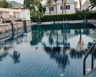 1 bedroom detached studio house - בנגקוק - בריכה