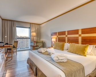 Senator Parque Central Hotel - ולנסיה - חדר שינה