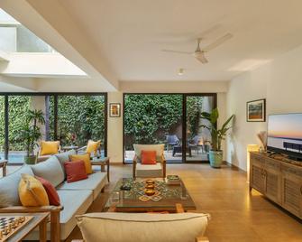 Aalia Villas Anjuna, Goa by Aalia Collection - Anjuna - Living room