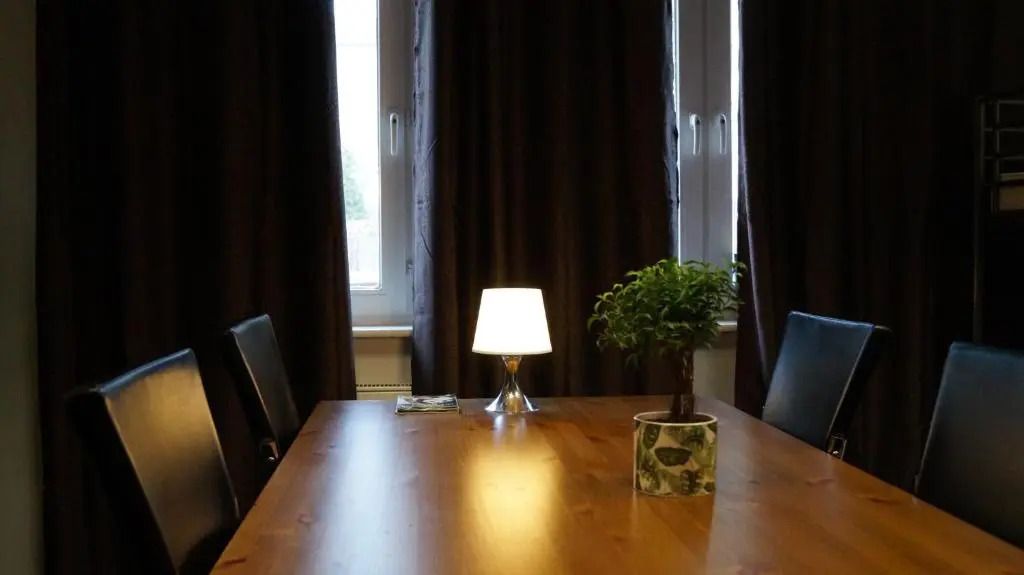 بيت شباب بريميوم - برلين - غرفة طعام