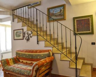 B&B Antiche Mura - Puegnago del Garda - Escaleras