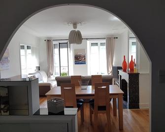 Appartement cosy à Langogne 65 m² avec jardin terrasse - Langogne - Salle à manger
