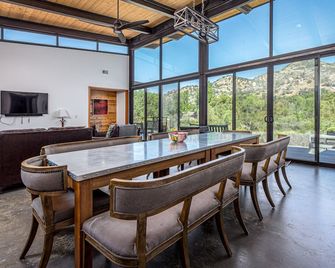 Best Swimming Hole in Town - Five Bedrooms - All King Beds! - Three Rivers - Comedor