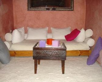 Tigmi - Oumnass - Wohnzimmer