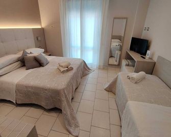 Hotel Stefan Room & Breakfast - Gatteo a Mare - Schlafzimmer