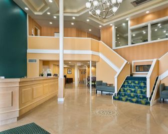 Quality Inn & Suites Middletown - Newport - Middletown - Lobby