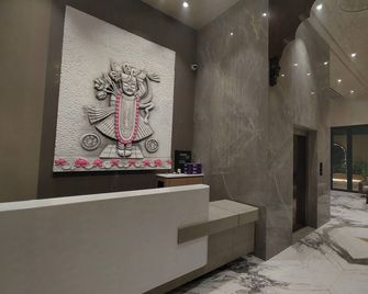 Hotel Raas Vrindavan - Dhule - Lobby