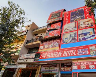 Hotel O The Honirav Hotel - Meerut - Building