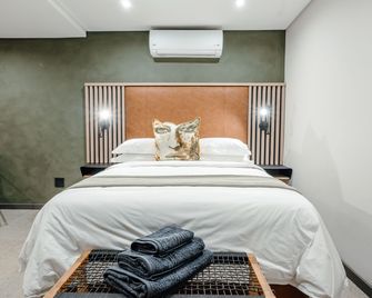 80 on Thabo - Potchefstroom - Schlafzimmer