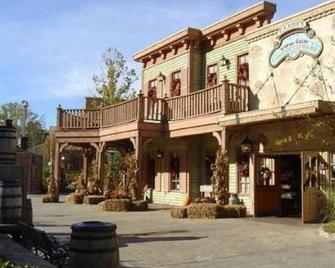 Cozy Stone Mountain Villa - Stone Mountain - Building