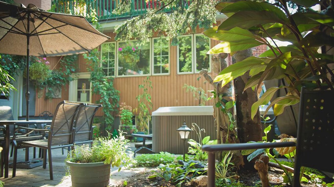 Maison Des Jardins B & B