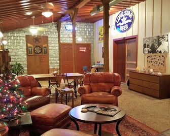 Full Moon Inn - Fredericksburg - Lounge