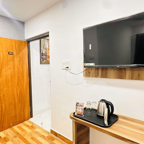 K7 Hotel & Restaurant image 1