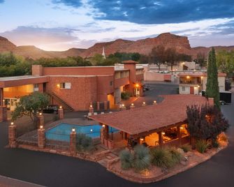 Best Western Red Hills - Kanab - Gebäude
