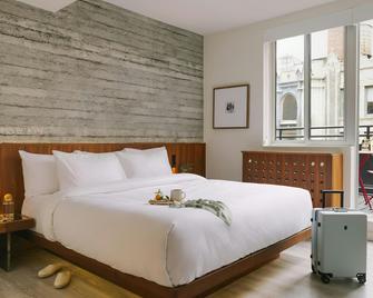 Henri on 24 Hotel Chelsea, Sonder by Marriott Bonvoy - New York - Schlafzimmer