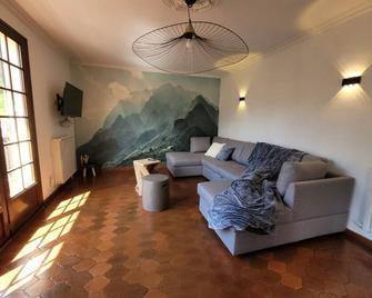 Maison 15 Personnes Aux Pieds Des Pyrene - Sarrancolin - Sala de estar