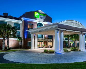 Holiday Inn Ex Hotel & Suites Florence I-95 & I-20 Civic Ctr - Florence - Building